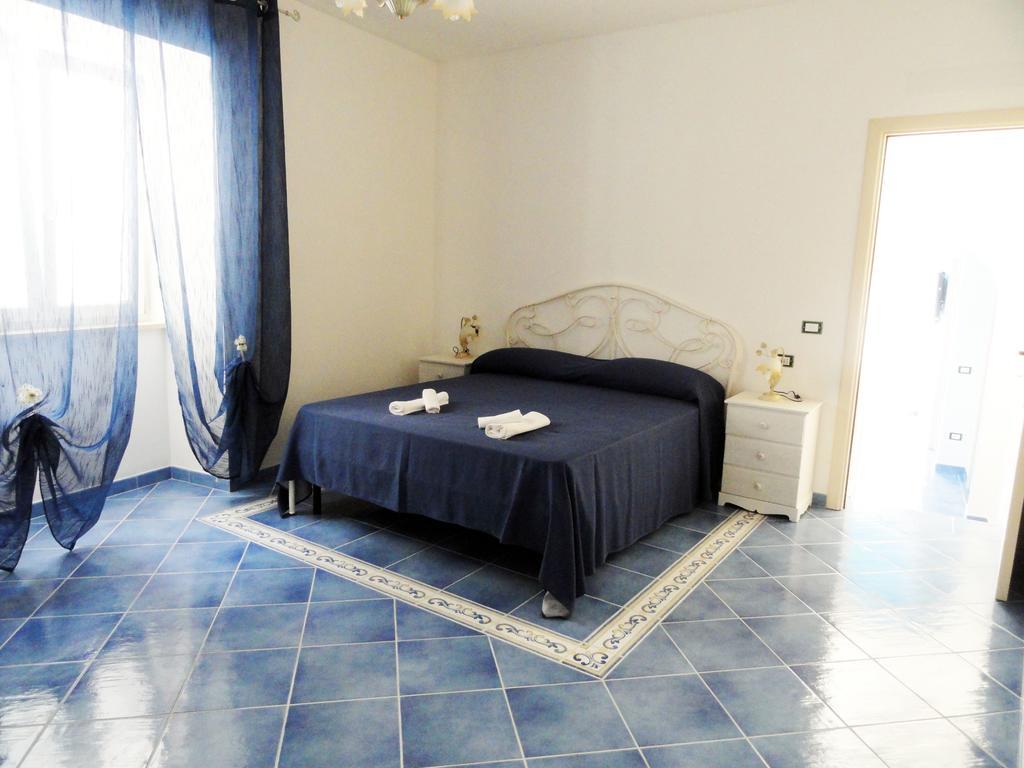 Chiaia Apartments Ponza Bilik gambar