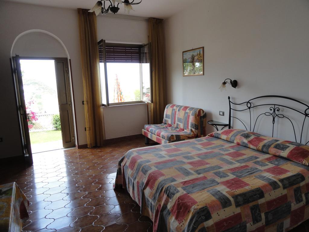 Chiaia Apartments Ponza Bilik gambar