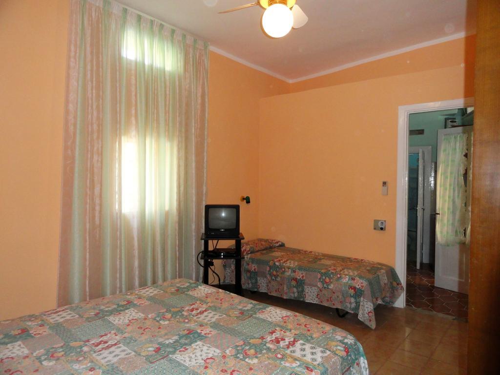 Chiaia Apartments Ponza Bilik gambar
