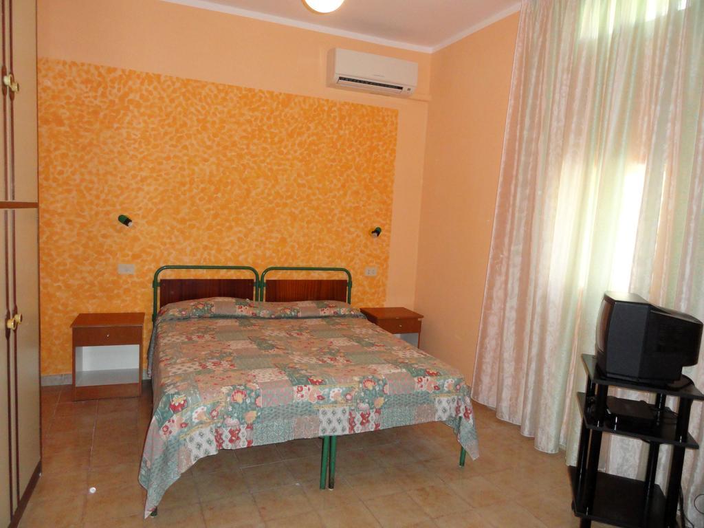 Chiaia Apartments Ponza Bilik gambar