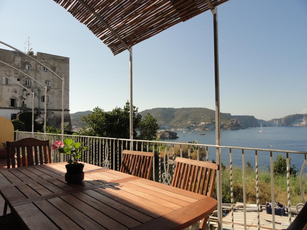 Chiaia Apartments Ponza Bilik gambar