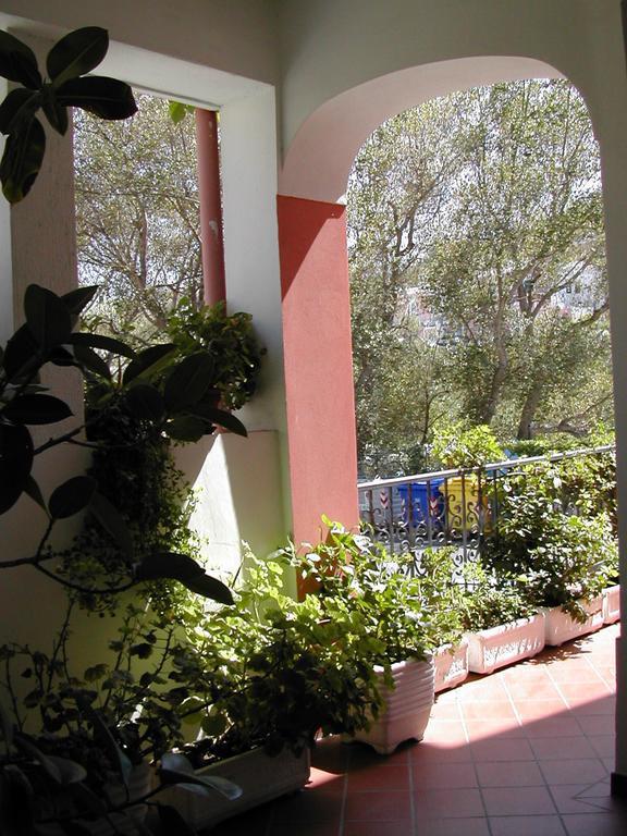 Chiaia Apartments Ponza Bilik gambar
